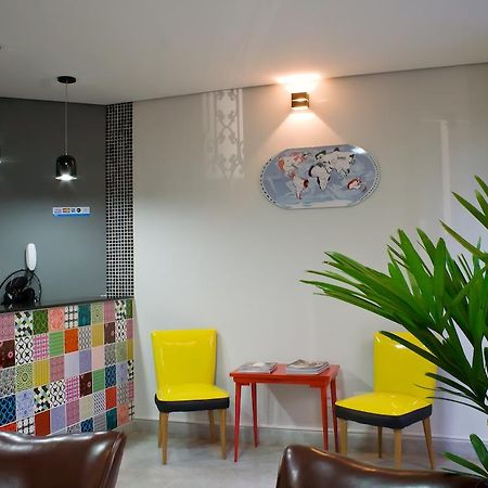 Bh Boutique Hostel เบโลโอรีซอนชี ภายนอก รูปภาพ