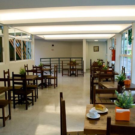 Bh Boutique Hostel เบโลโอรีซอนชี ภายนอก รูปภาพ