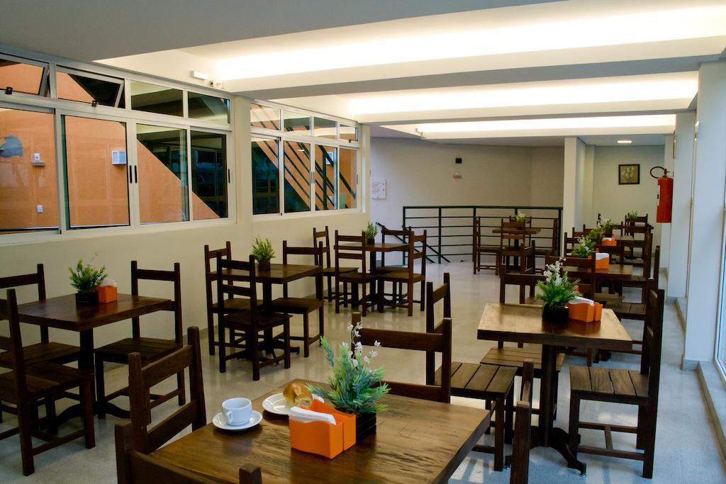 Bh Boutique Hostel เบโลโอรีซอนชี ภายนอก รูปภาพ