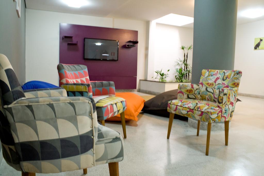 Bh Boutique Hostel เบโลโอรีซอนชี ภายนอก รูปภาพ