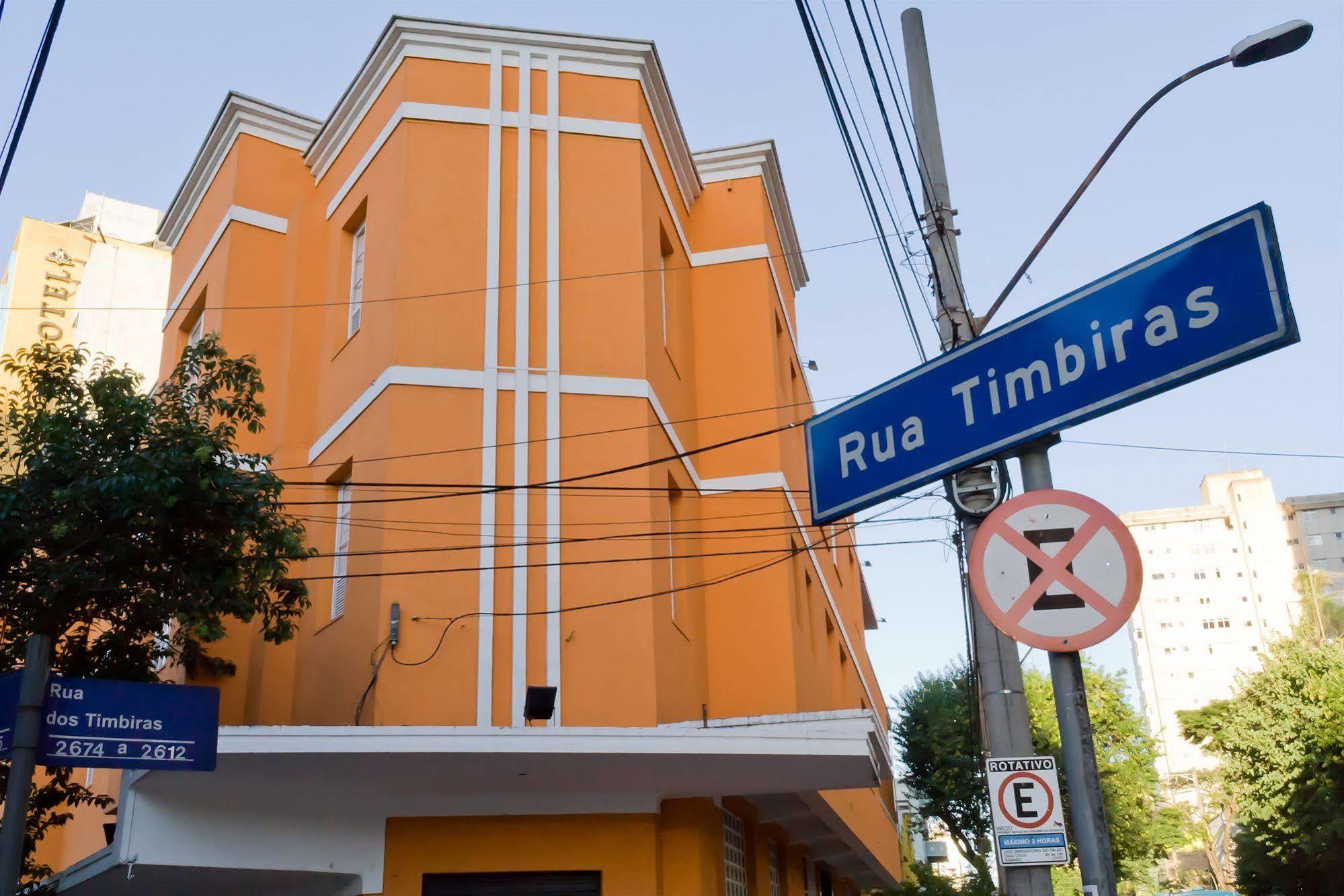 Bh Boutique Hostel เบโลโอรีซอนชี ภายนอก รูปภาพ