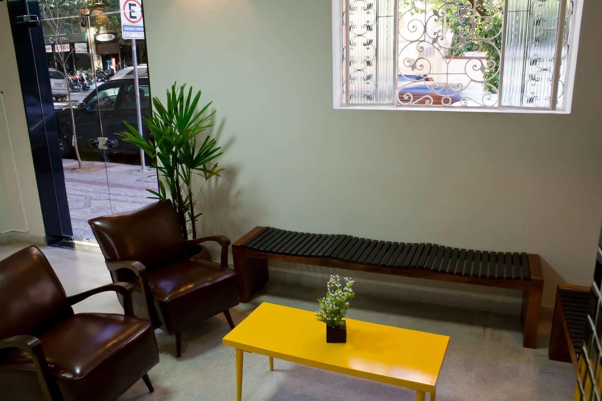 Bh Boutique Hostel เบโลโอรีซอนชี ภายนอก รูปภาพ