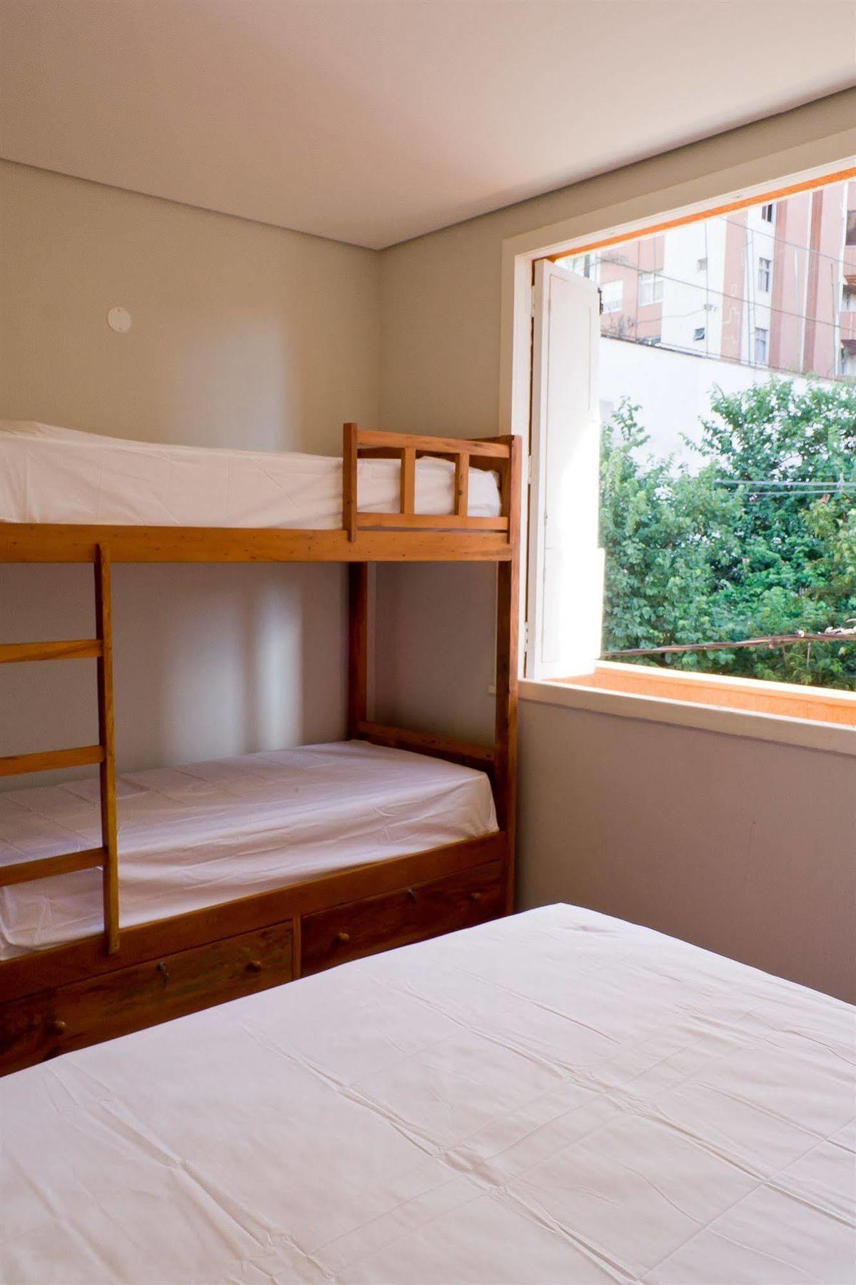Bh Boutique Hostel เบโลโอรีซอนชี ภายนอก รูปภาพ