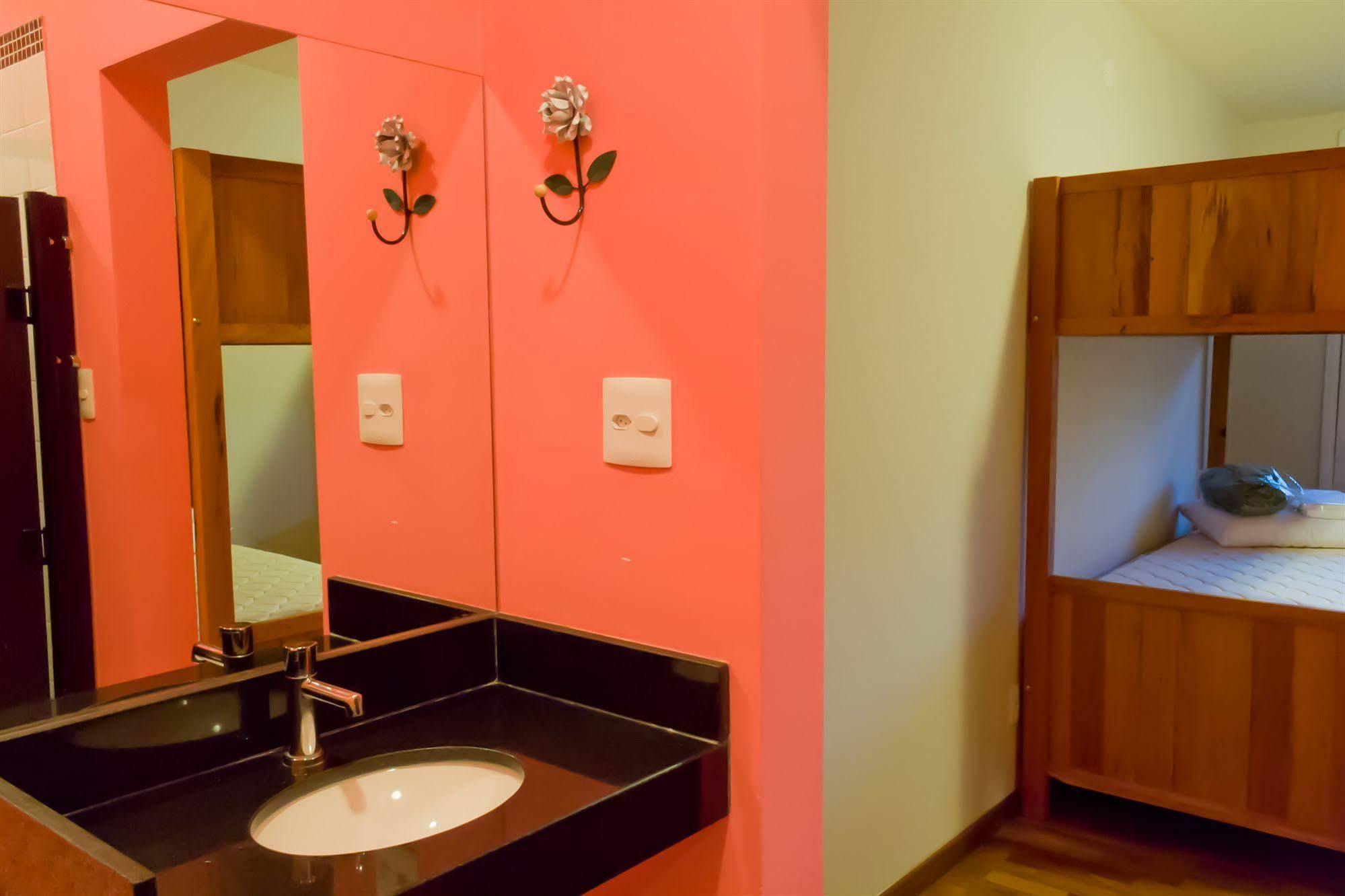 Bh Boutique Hostel เบโลโอรีซอนชี ภายนอก รูปภาพ