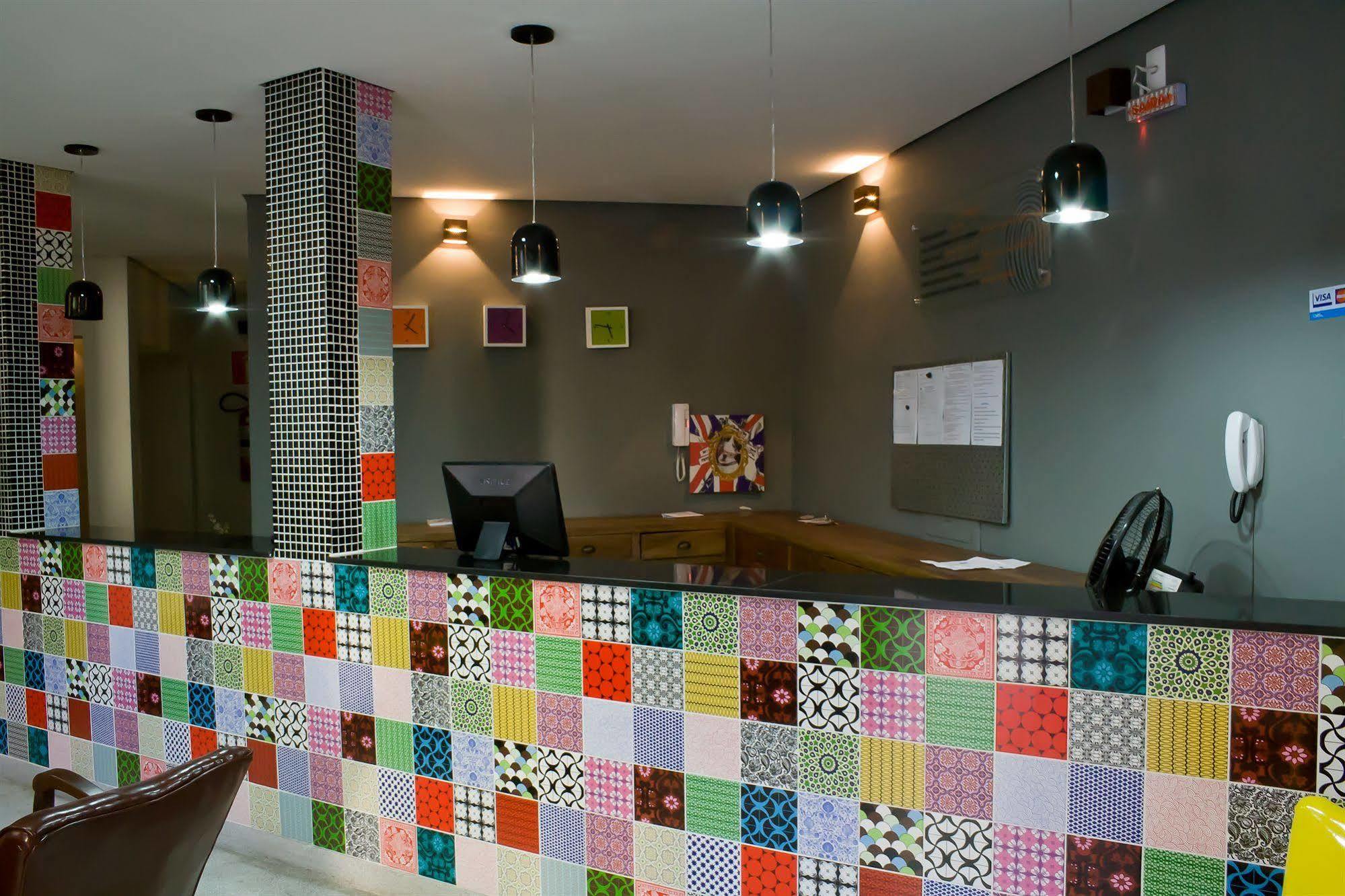 Bh Boutique Hostel เบโลโอรีซอนชี ภายนอก รูปภาพ