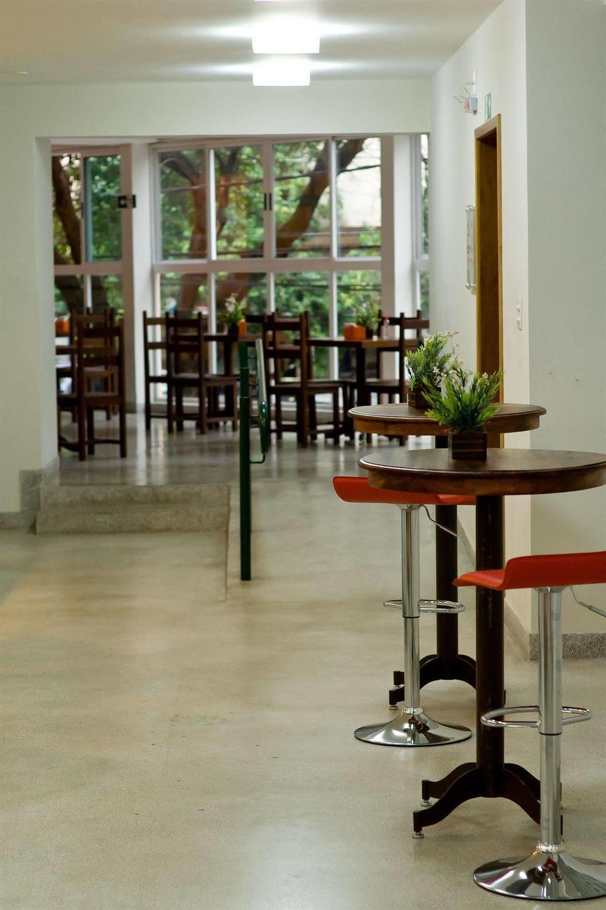 Bh Boutique Hostel เบโลโอรีซอนชี ภายนอก รูปภาพ